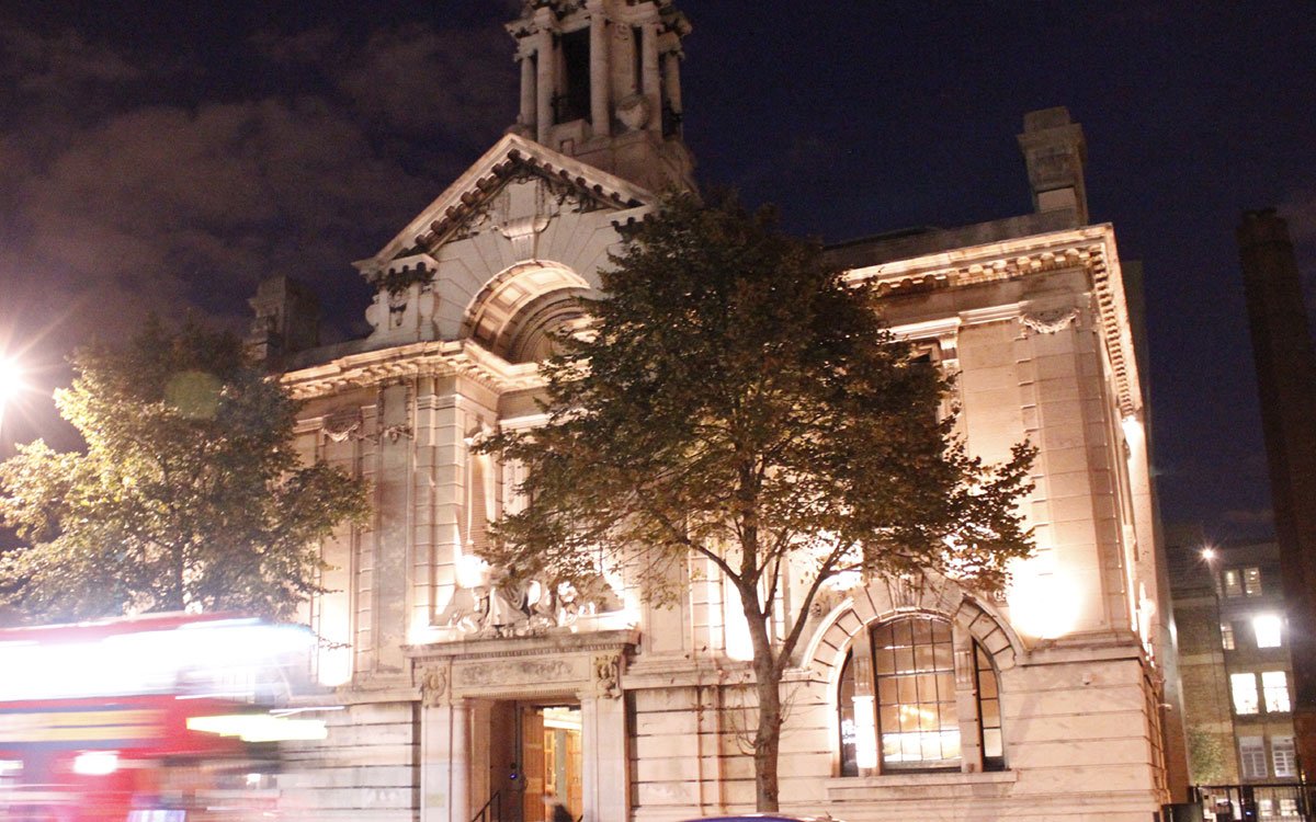 In 2010, we formed part of a design team to assist in the refurbishment and extension of an existing Grade II listed office into a 98-bedroom hotel and conference facility - the #TownHallHotel

Find out more about the project here ➡︎ ow.ly/ZfKc30lMZ3n

#BethnalGreen #LDN