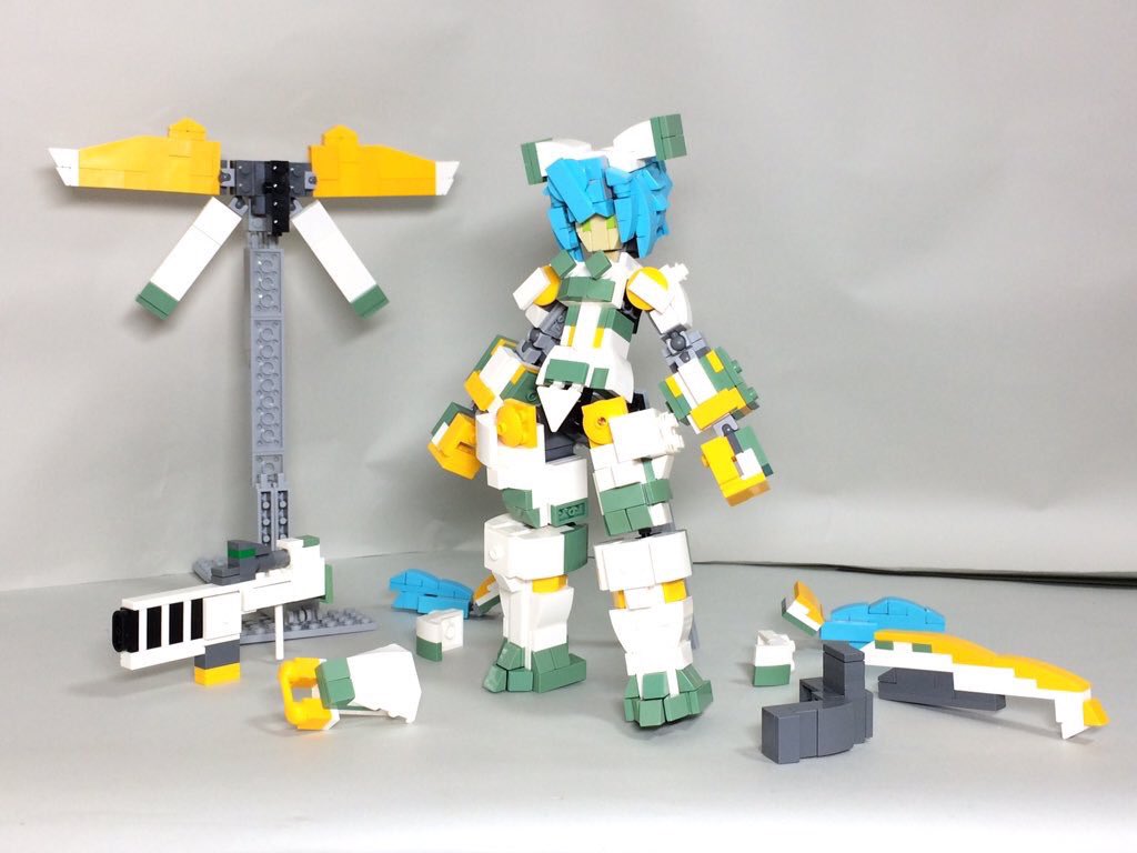 七日坊主 レゴで作ったfaガールの シルフィー ストライカー 紹介2 以前作ったシルフィーと 比較するとこんな感じです Lego レゴロボ フレームアームズ ガール デスクトップアーミー
