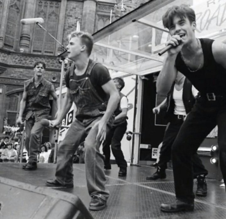 de_giovannna's tweet photo. #TT30
#30YearsOfTakeThat
#thankyoutakethat
@GaryBarlow @OfficialMarkO @HowardDonald ❤ https://t.co/K1AujmrpAh