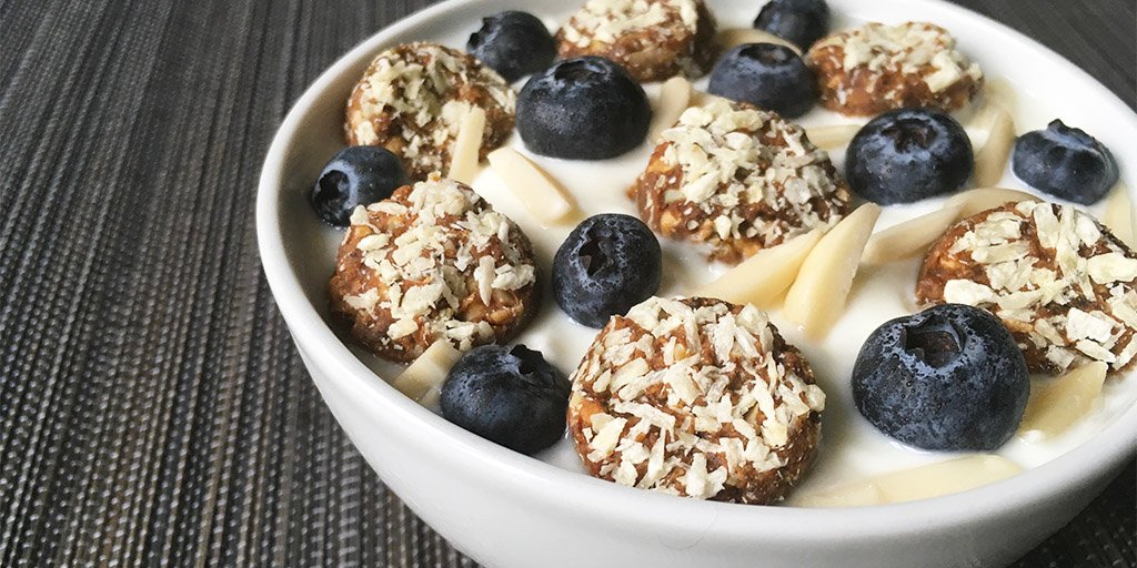 nibblesimply's tweet photo. Fancy something different for #breakfast? Here's one of our favs-- π nibble, coconut yogurt + blueberries. Yum! #vegan #glutenfree #healthy #nutritious #speedy #blueberries #protein https://t.co/nAkyTyfLhB