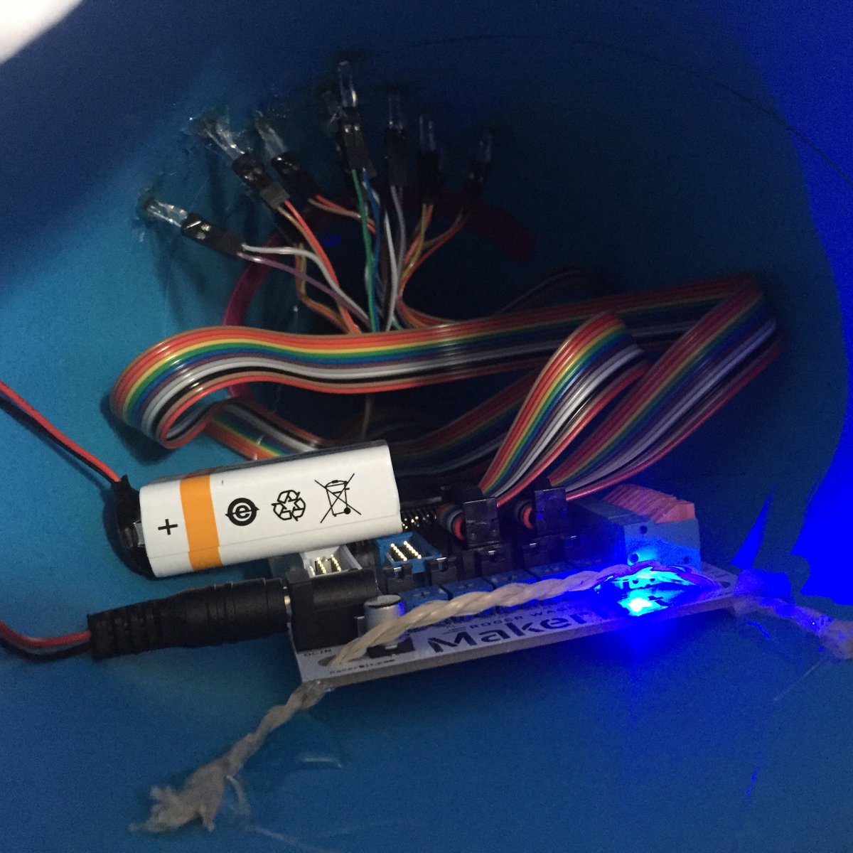 philipp_henkel's tweet image. A German school cone for the first day of school, beefed up with a motion-sensitive LED light-show powered by #makerbit and #microbit @TheMakerBit