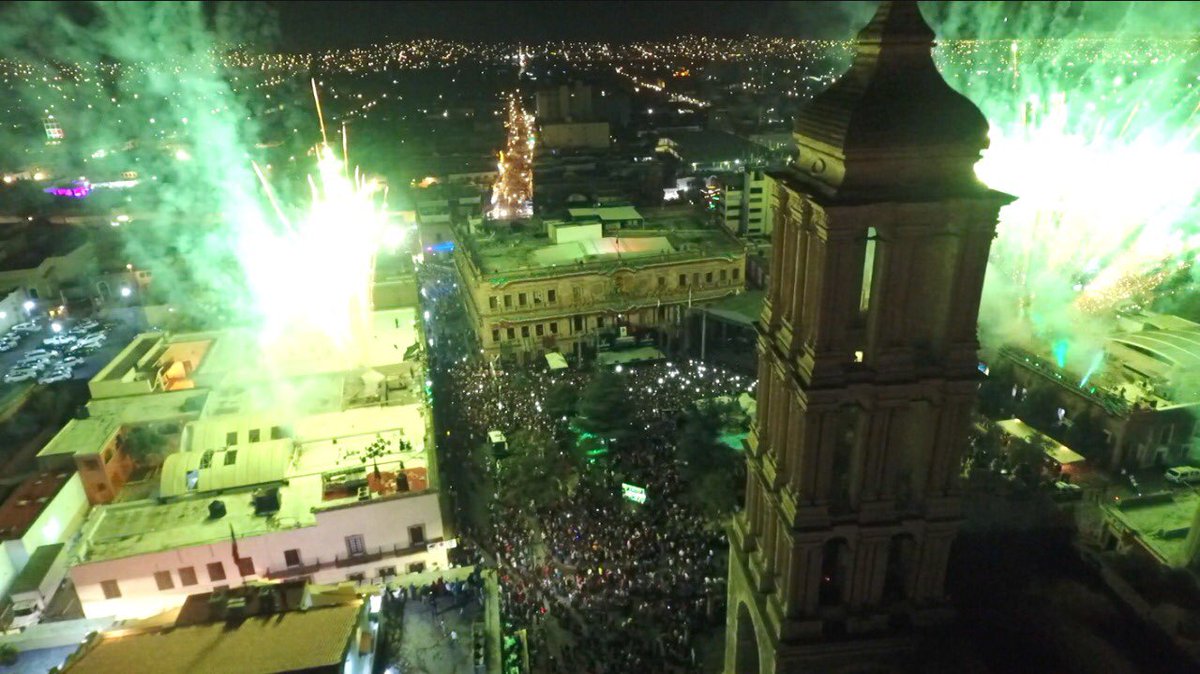 mrikelme's tweet photo. Acompañados de más de 30 mil coahuilenses, hoy celebramos la ceremonia del Grito de Independencia,  orgullosos de nuestras raíces y de los héroes que nos dieron patria. ¡Viva México! ¡Viva Coahuila! #FuerteCoahuilaEs https://t.co/OPNwVpDYoE
