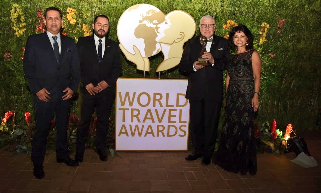 MarceloHCabrera's tweet photo. Este premio representa a todos los cuencanos, su esfuerzo, dedicación y sobre todo esa pasión por nuestra ciudad, sin duda la más linda del Ecuador.

#VamosPorElSegundoOscar 
#WTravelAwards https://t.co/t3UB6JzB2t