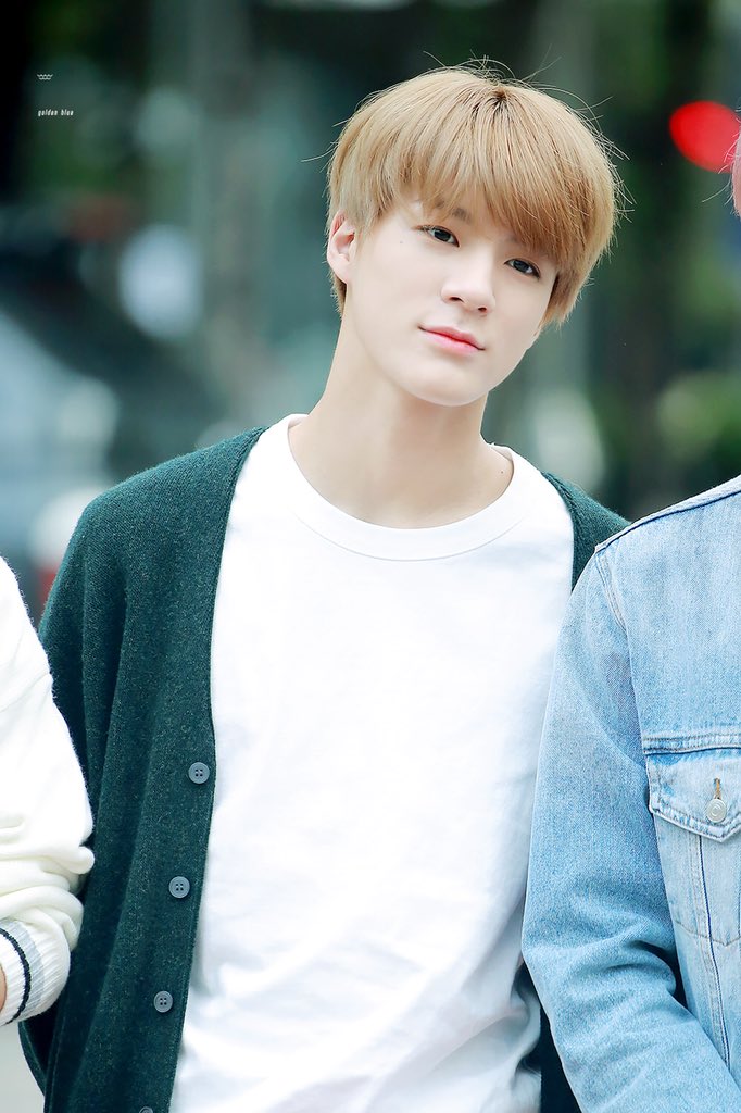 goldenbluejeno's tweet photo. 180914 KBS 
#제노 #JENO #NCTDREAM #NCTDREAM_WeGoUp
#WeGoUp #WE_GO_UP
#젠오만바라봐 

Wiping out your back to school blues

https://t.co/i7HS1QmNUq https://t.co/ka8CCrPcHC https://t.co/Q17ge6dT9x