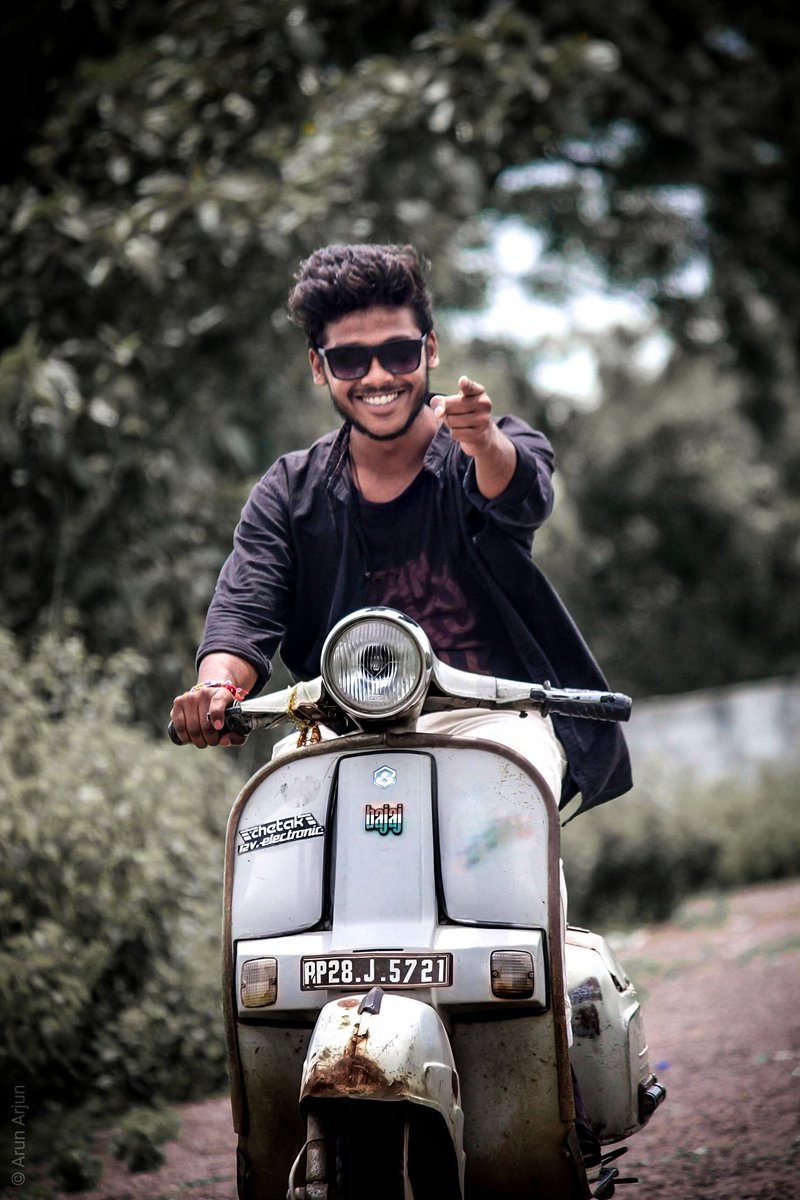 goontopia69's tweet photo. #Arunarjun #click @ShyamSid143 #chethak #bajajscooter #picture #picoftheday #sun #sundaypost #canon700d #lightroo #Arunarjunedit #mypic #official_photography_hub #_hub #hyderabadi #indian https://t.co/UihDdos3X8
