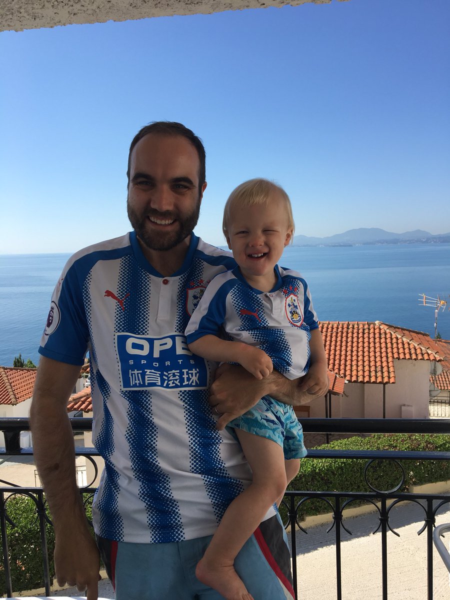lizjackson89's tweet photo. @htafcmegastore on holiday in Corfu ! βοΈ #myshirtismystatement @pcollins85 UTT https://t.co/FdYLfLDyS7
