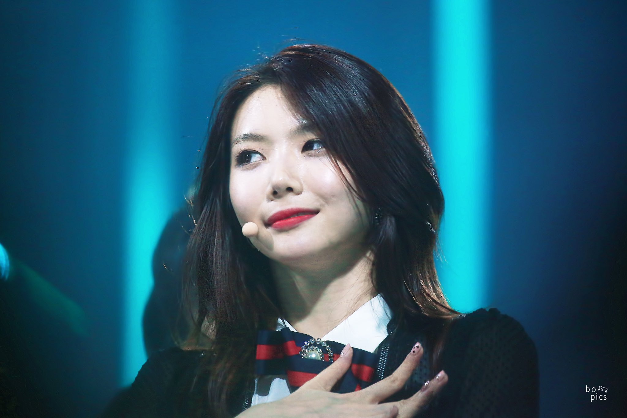 DnMJ_xEVYAEdHy7.jpg:large