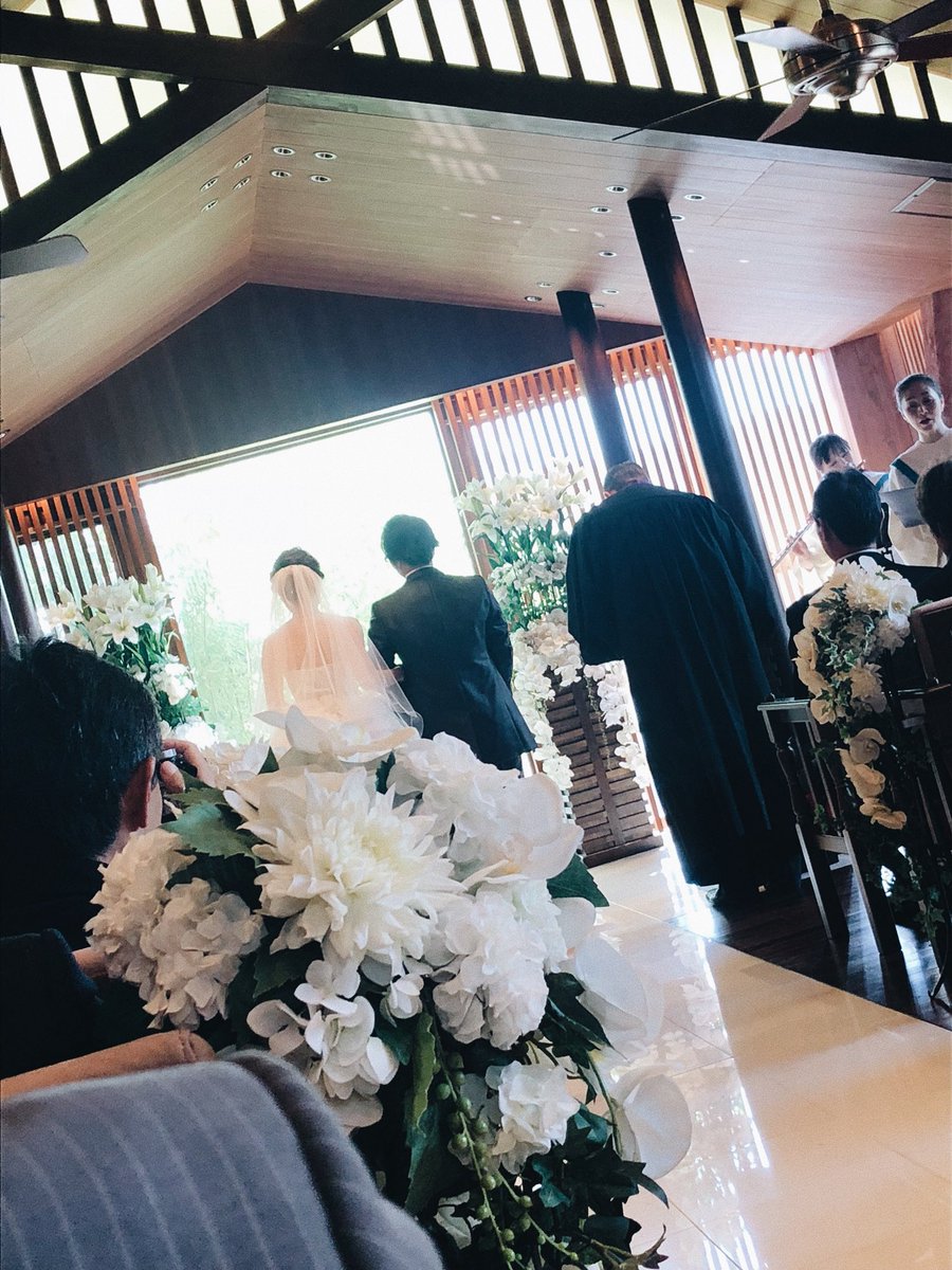 artifactoz's tweet image. 本日は、お客様の結婚式に参加させていただいております✨