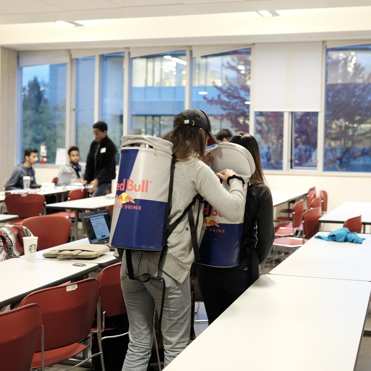 designlablive's tweet image. Thanks @redbullcanada for helping us keep the energy alive during the night and day!! #lumohacks2018 #lumohacks