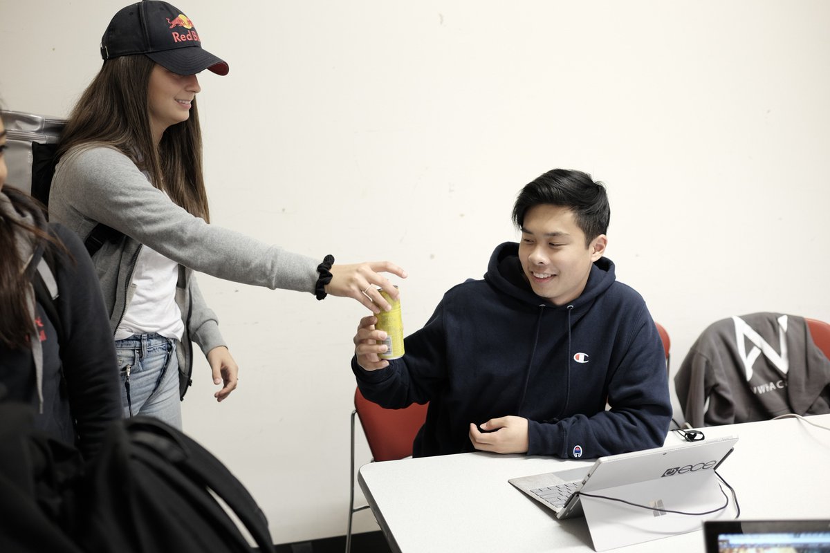 designlablive's tweet image. Thanks @redbullcanada for helping us keep the energy alive during the night and day!! #lumohacks2018 #lumohacks