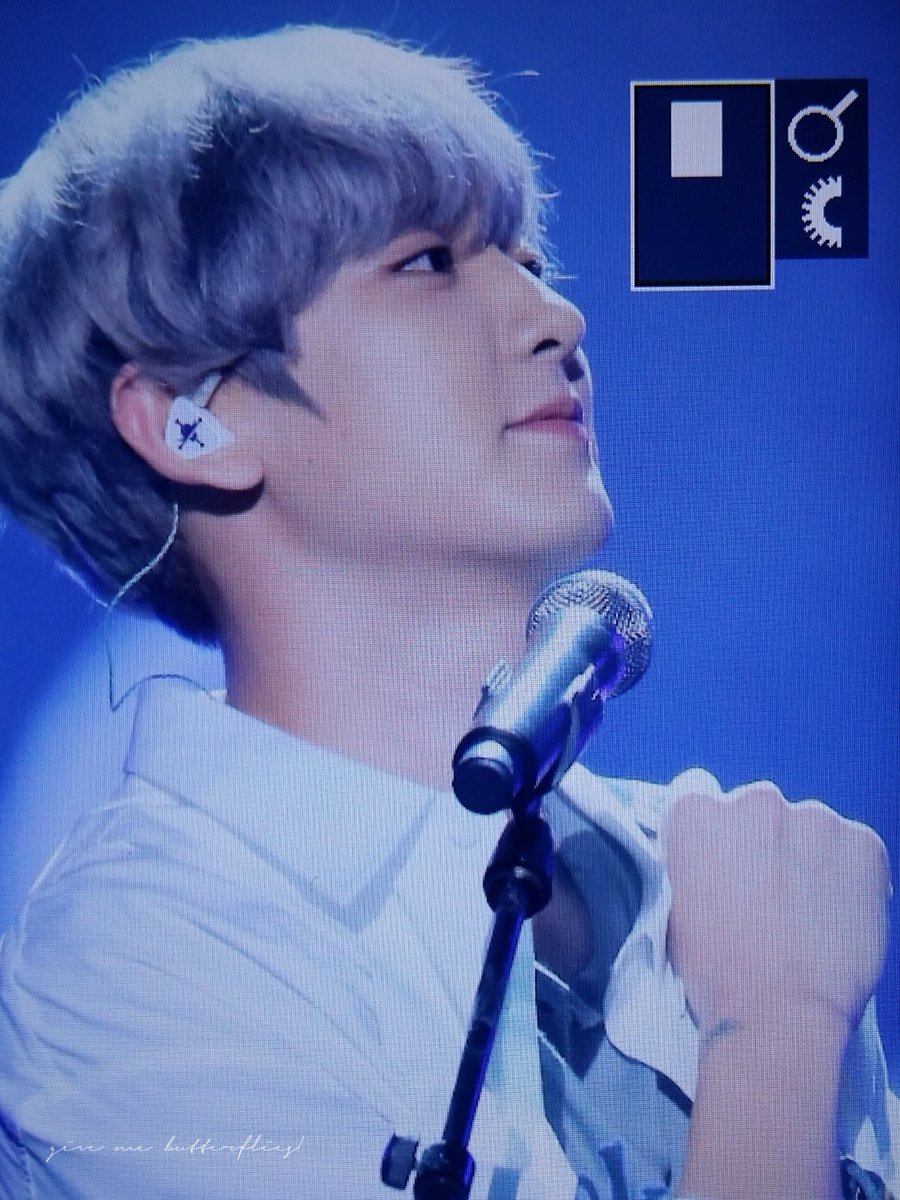 จงอวยชานยอลให้มากกว่าที่พี่เขาอวยตัวเอง tweet media
