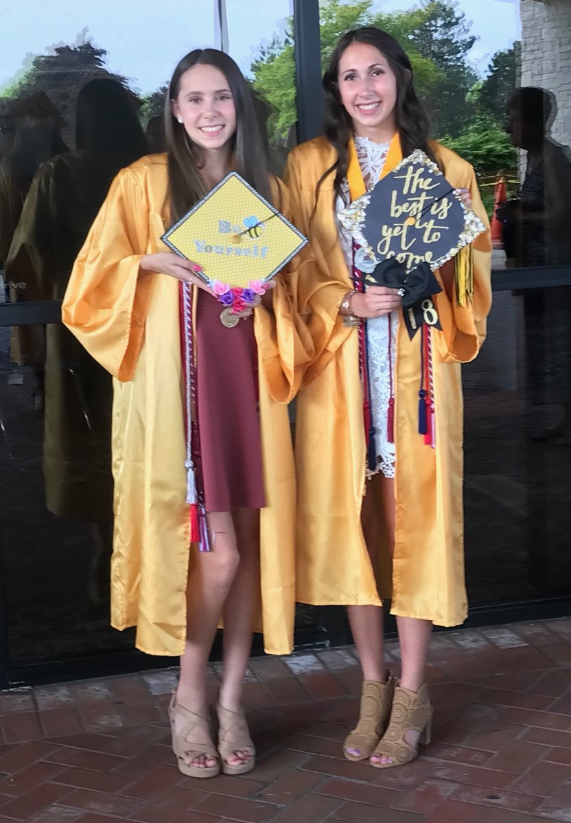 emilycoyle13's tweet photo. HAPPY BIRTHDAY BITCH!! I love you so much girl and I can’t wait to see where life takes you💗💗 I cant believe we’ve been friends for so long and I’m so happy you have put up with all my craziness bc I love you❤️plus I’m super excited for our next concert!! https://t.co/bjTmzptjLB