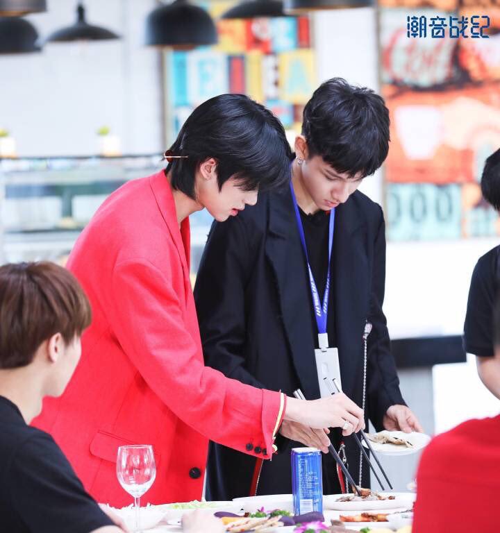 zuka033's tweet photo. And finally we got to see seo robin! This chic ver of muel is so cool! #RevengeNote2 im really happy muel debut as an actor!
And first cut image of the collaboration, this program really great! Im loving how muel improved a lot there! #samuel #samuelGA https://t.co/kRfaFL2kOk
