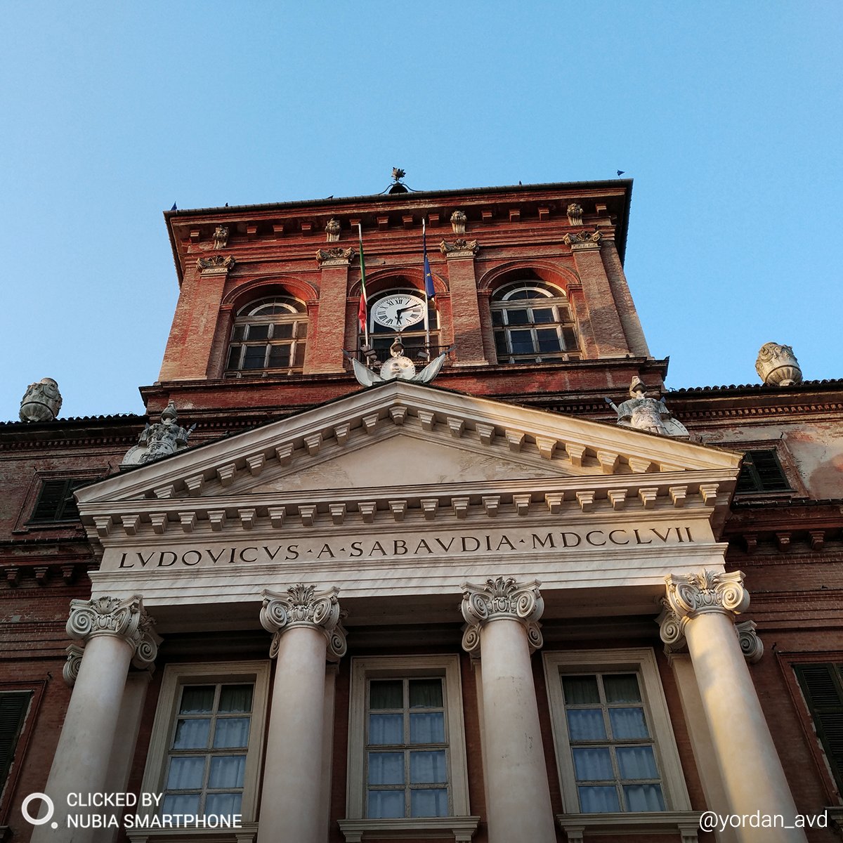 nubia_India's tweet photo. Did you know that the Royal Castle of Racconigi is both a palace and a landscape park in Racconigi, province of Cuneo, Italy? #Regram @yordan_avd #ClickedBynubia using Z11. #nubiaIndia #Photography https://t.co/nwkiZPihn3