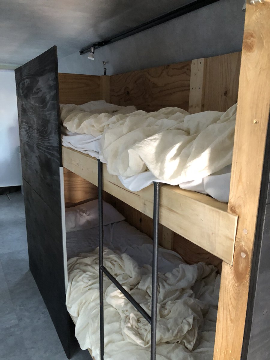 aoie_sakura's tweet image. バスハウス予想の100倍綺麗だった。
#100BANCH
#BUSHOUSE