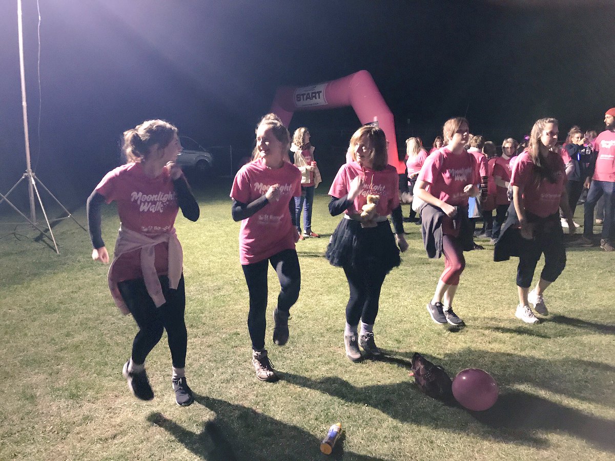 LucyRose_Cello's tweet photo. 10K moonlight walk round Stamford done! In aid of @StBarnabasLinc & in memory of Nanny ~ Janet Rosemary Faux ๐น#moonlightwalk18 #Stamford https://t.co/1wuziMceWF