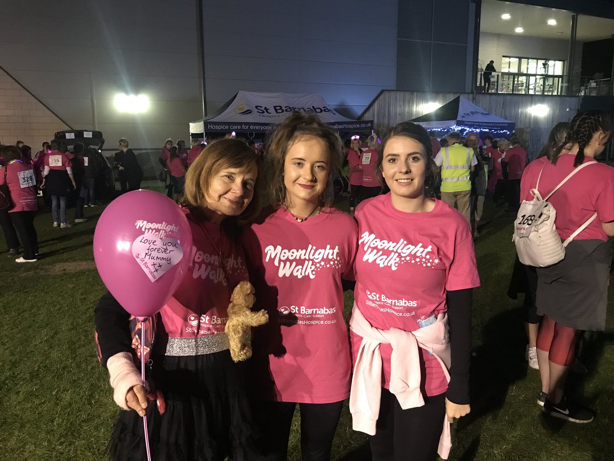 LucyRose_Cello's tweet photo. 10K moonlight walk round Stamford done! In aid of @StBarnabasLinc & in memory of Nanny ~ Janet Rosemary Faux ๐น#moonlightwalk18 #Stamford https://t.co/1wuziMceWF