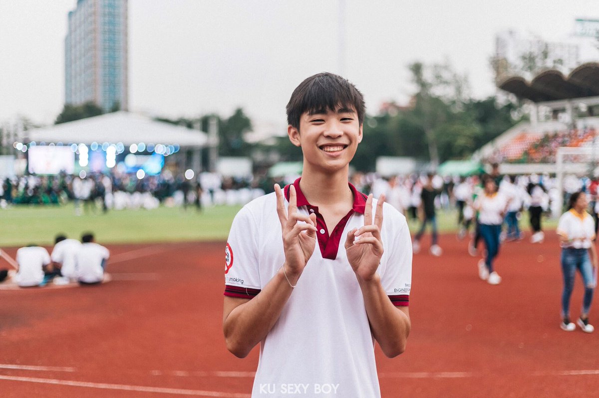 kusexyboy's tweet photo. “น่ารัก...เอ็นดูววว” 💚
#KUSEXYBOY x #FreshyNight2018
-ภูมิ
IG : poomnrr
#วิศวกรรมศาสต์ #ปี1 #KU78 
#KUSEXYBOY #เฟรชชี่หล่อบอกต่อด้วย
📷 Photographer : afterismyname | kkrid https://t.co/Io8qPc7cZu