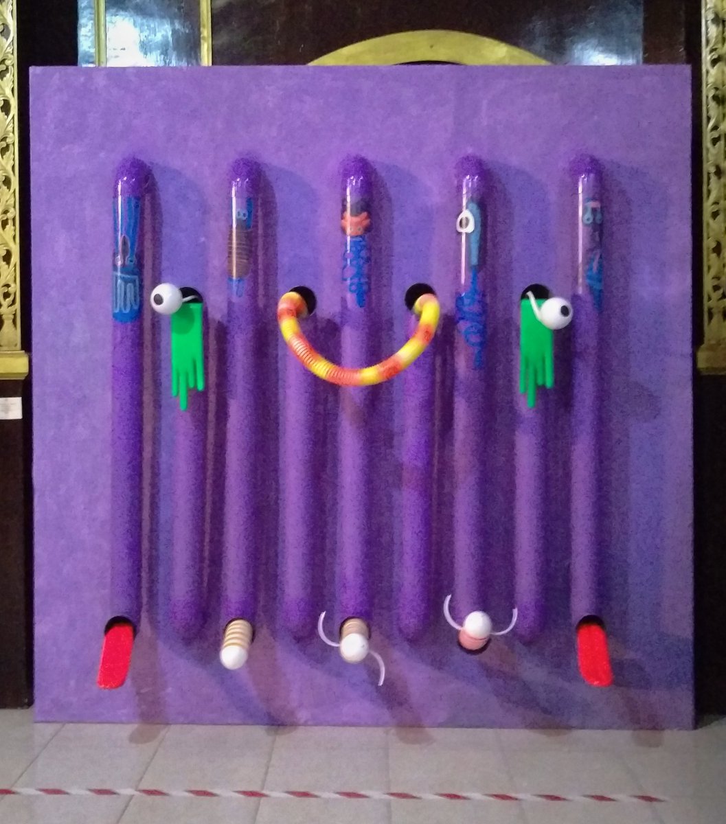 Mau liat pameran seni bisa, ikutan workshop yo boleh, menikmati alam ok, mau renang tinggal nyemplung, menikmati gigs tinggal duduk di rumput, liat museum tinggal masuk, mau nginep tinggal ngorok di tenda. Mumpung Minggu datengo ke acara <a href="/TRAmalang/">TRAmalang</a> di Museum Panji rek.