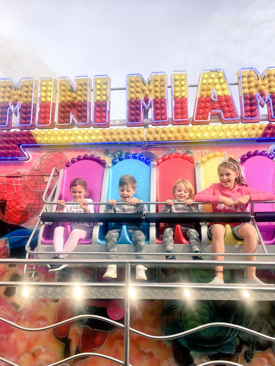 sianyontheradio's tweet photo. My face still hurts from laughing 🤣😍❤️ #NeathFair https://t.co/4cjfX1uNze