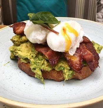 YoungsPubs's tweet image. Nothing like sauntering to the pub on a Sunday morning for brunch, you can even bring the dog with you! Find your local here &amp;gt; bit.ly/2GOroiB #SundayBrunch #PerfectPub #PubBrunch