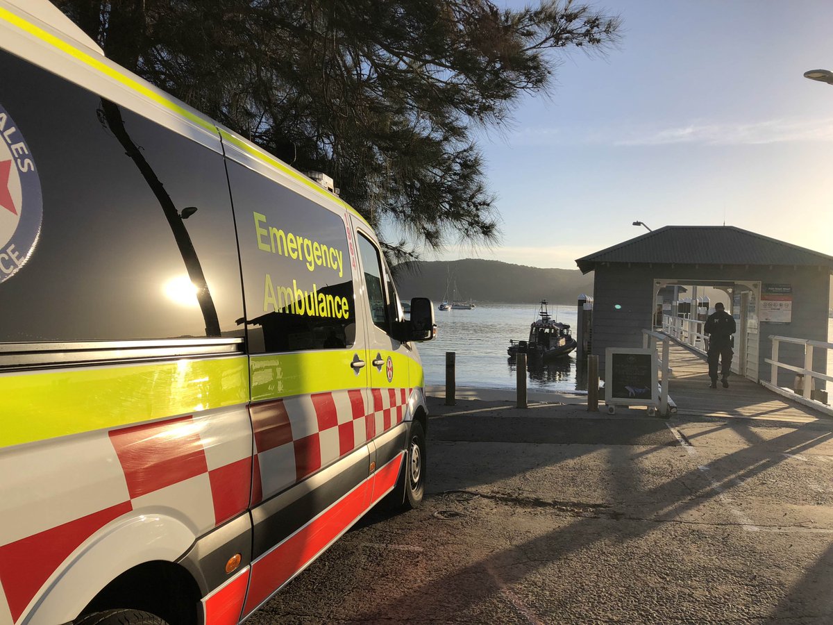 NSWAmbulance's tweet photo. This gorgeous sunset pic was snapped by our paramedics in Pittwater as they were out and about in the Northern Beaches community. #nswambulance #northernbeachessydney https://t.co/XrPZn4RxSR