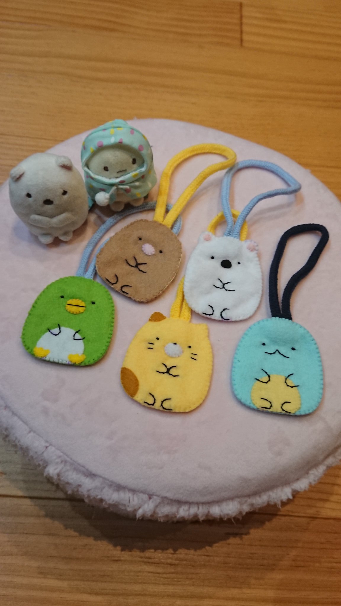 A Green No Twitter 娘っコ大喜び ハンドメイド ネームタグ フェルト いただきもの すみっコぐらし ここがおちつくんです ねこ しろくま ぺんぎん とかげ とんかつ サンエックス マスコット たぴおか キャラクター