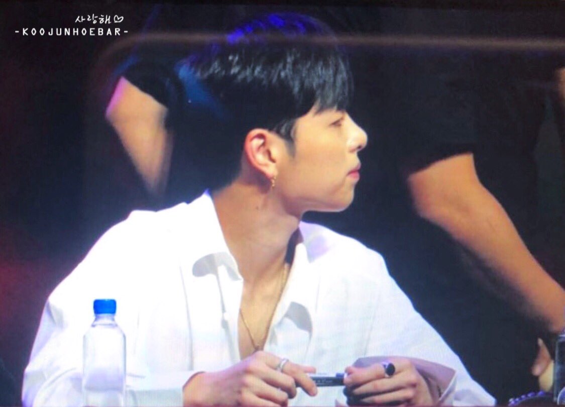KooJunHoeBar's tweet photo. [PREVIEW] 180916 TIANJIN 티안진 사인회 #구준회 #준회 #iKON #아이콘 #JUNE https://t.co/zXhj1qWtjh