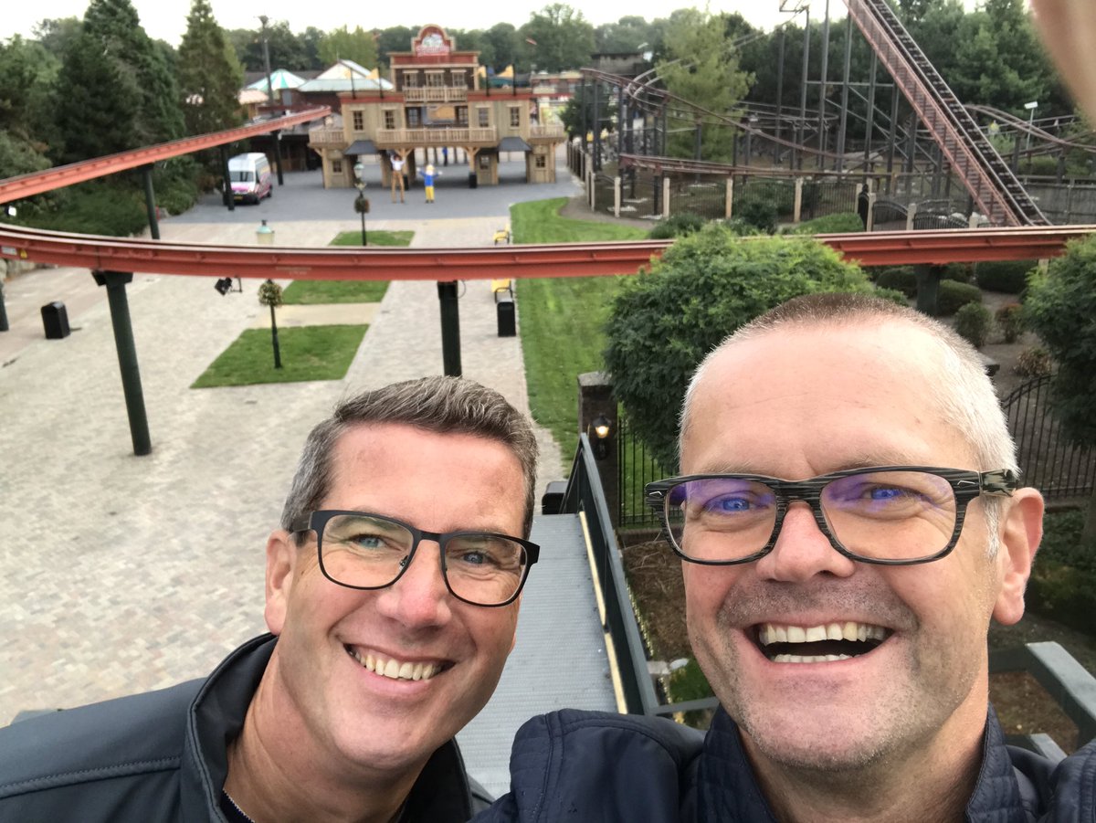 fokkoboelo's tweet photo. Jan Jansema en moi zijn er weer gereed voor!  1600  @Sligro collega’s op weg naar Pretpark Slagharen. Het wordt een prachtige SligroFamilieDag👍☀️ https://t.co/MNNBGNH8WT