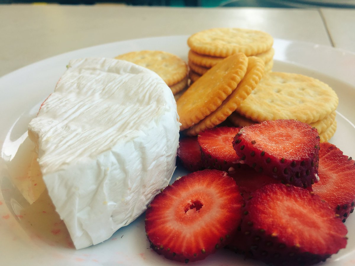 Strawberries maketh the platter #SupportStrawberries