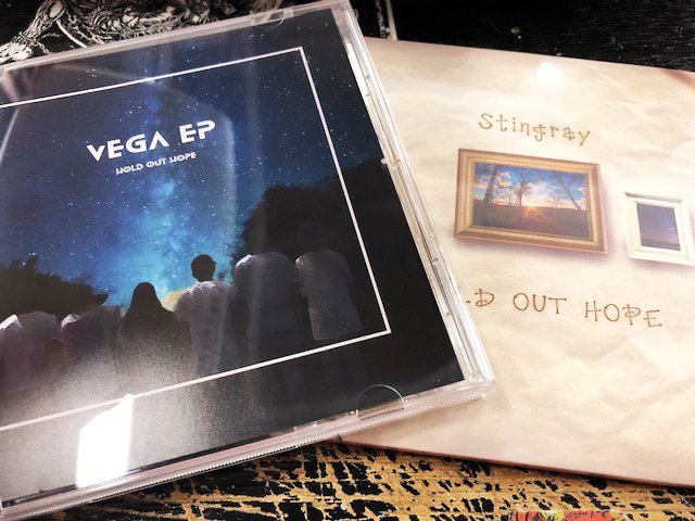 gainground025's tweet image. 本日GOLDEN PIGS REDにてライブの 秋田の女性ボーカル ラウドロック/イージーコアバンド ”Hold Out Hope”のメンバー登場！！有難うございます！！
9月19日には、待望の1st Mini album ”AM"も発売！！
駆け込みの方も是非どうぞ～～！！
youtube.com/watch?v=3NH-jm…
youtube.com/watch?v=BJMR0I…
#HoldOutHope