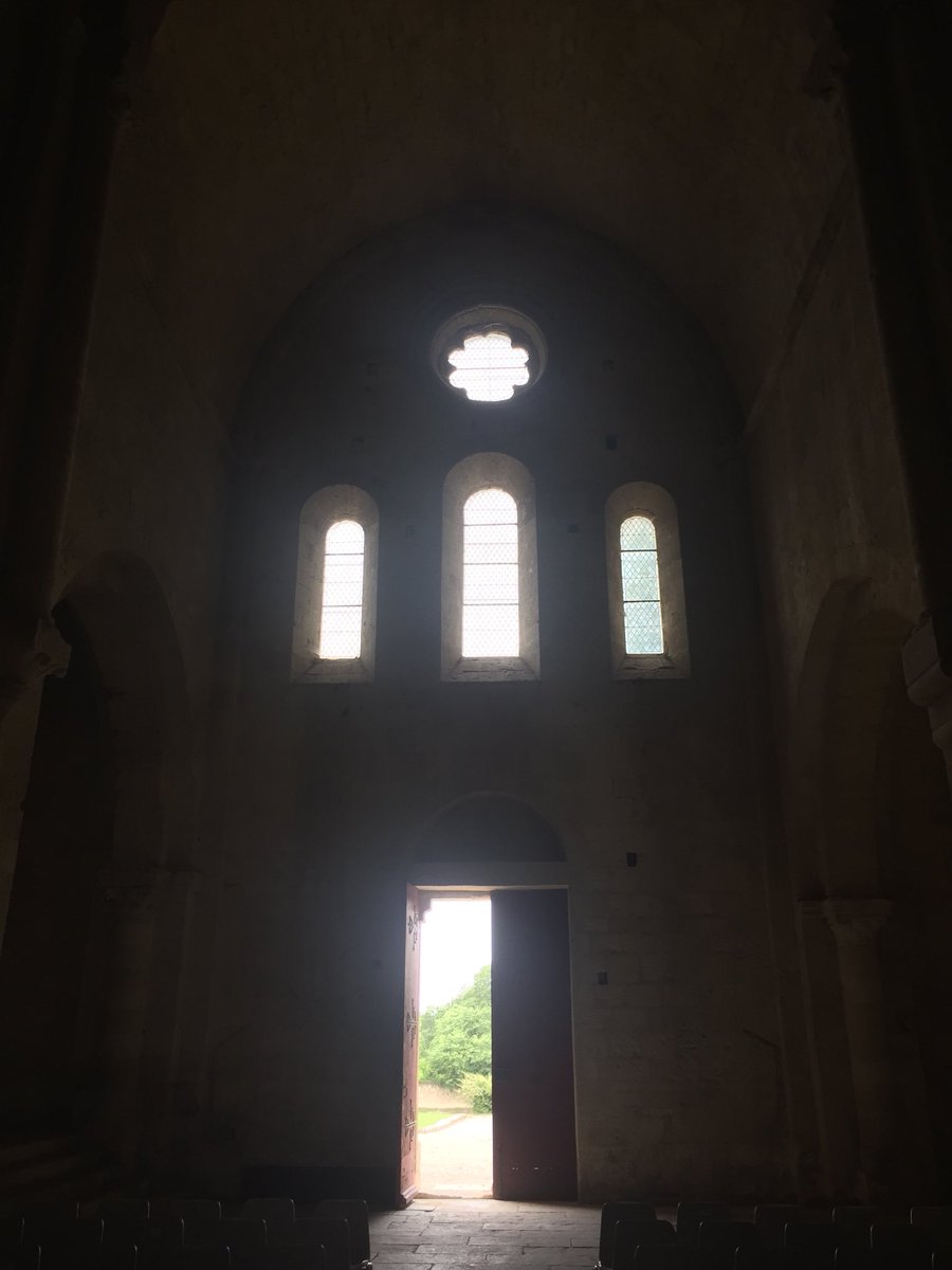 waynote_'s tweet photo. Connaissez-vous les 3 soeurs provençales? Ce sont 3 abbayes cisterciennes exceptionnelles en #Provence : Le Thoronet (Var), Sénanque (Vaucluse), et ici en 📸Silvacane à La Roque d’Anthéron (Bouches-du-Rhône)
🚗📲C’est parti, l’app #waynote vous embarque !
#JEP2018 #maregionSud https://t.co/bfEoElwWZm