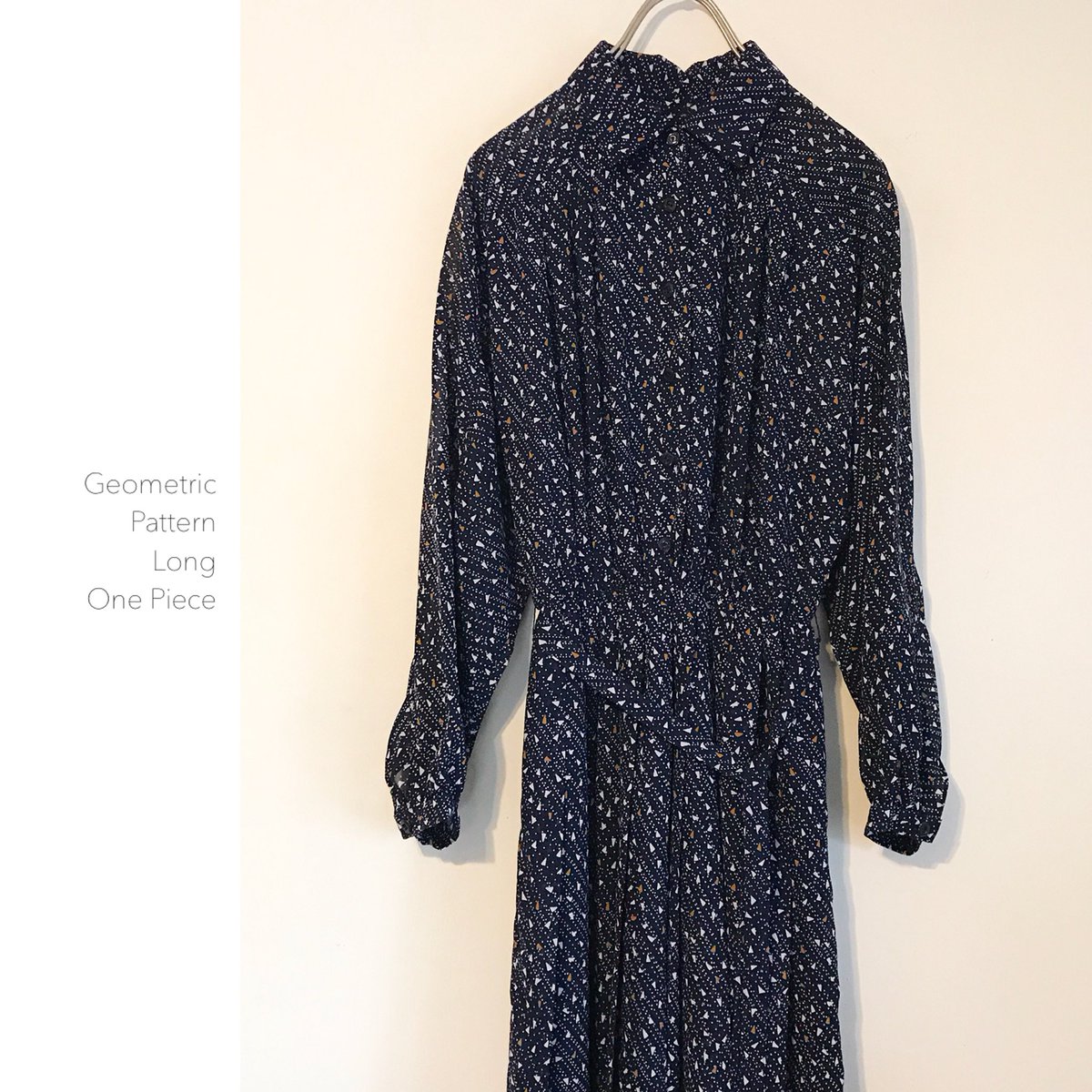 taffee_shop's tweet photo. #geometric
#pattern
#longonepiece 入荷☆
濃いめネイビーと
レトロなジオメトリック柄が可愛い
総柄ロングワンピース♫
ドットくらいのイメージで着れて
コーデもしやすそう◎
#Taffee #宮崎 #古着 #ジオメトリック柄 #総柄 #ワンピース #レトロワンピース #古着女子 #古着mix https://t.co/zFOIKhSILo