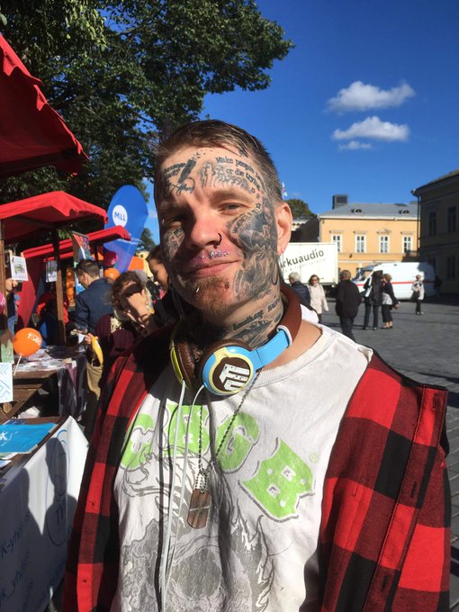 Mahdollisuuksien tori mahdollisti Teuvolle viiksetkin 😎😊 #vasemmisto #mahdollisuuksientori #teuvo #politiikka<a href="/tag/suomi"class="tags"><span>#suomi</span></a><a href="/tag/turku"class="tags"><span>#turku</span></a><a href="/tag/leftist"class="tags"><span>#leftist</span></a><a href="/tag/politiikka"class="tags"><span>#politiikka</span></a><a href="/tag/vasemmisto"class="tags"><span>#vasemmisto</span></a>