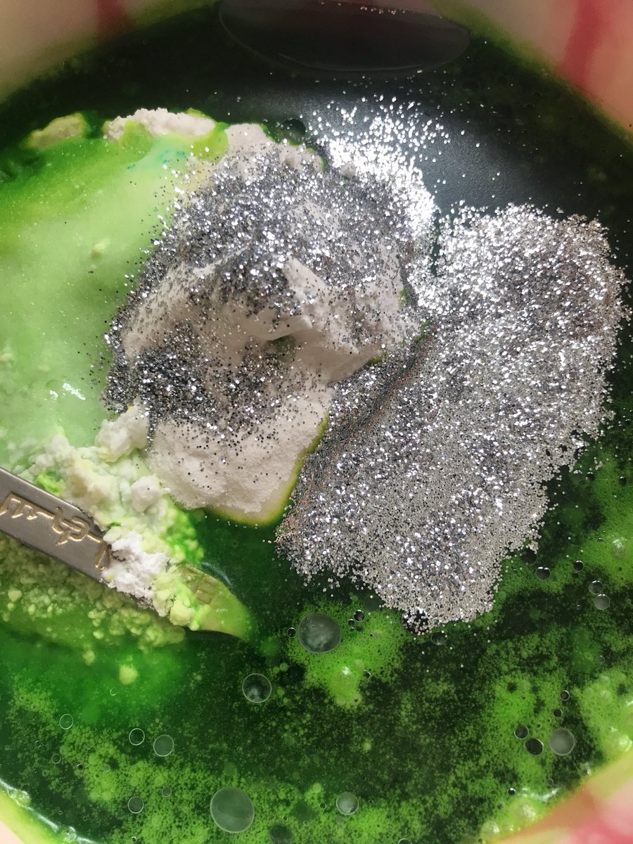 knaknakna222's tweet image. It begins!!! #Playdough #EYFSfun 💚