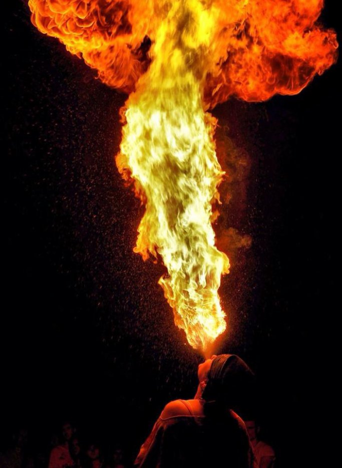 Alienz_Events's tweet photo. Amaze your guests with our professional Fire Dancers with their spectacular choreographies and art of movement in fire eating, fire twirling, and acrobatic acts!
#alienized #invaded #fireshow #entertainment #event #eventshow #eventmanagement #outdoorevents #GCC #UAE https://t.co/TjhGb5PtDR