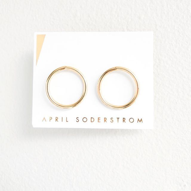 AprilSoderstrom's tweet image. Sunday’s swoon worthy earrings. 🤩
.
.
.
#gold #hoopearrings #aprilsoderstrom #newjewelry #accessories #musthave #fallfashion #ootd #jotd #style #love ift.tt/2xaqw19