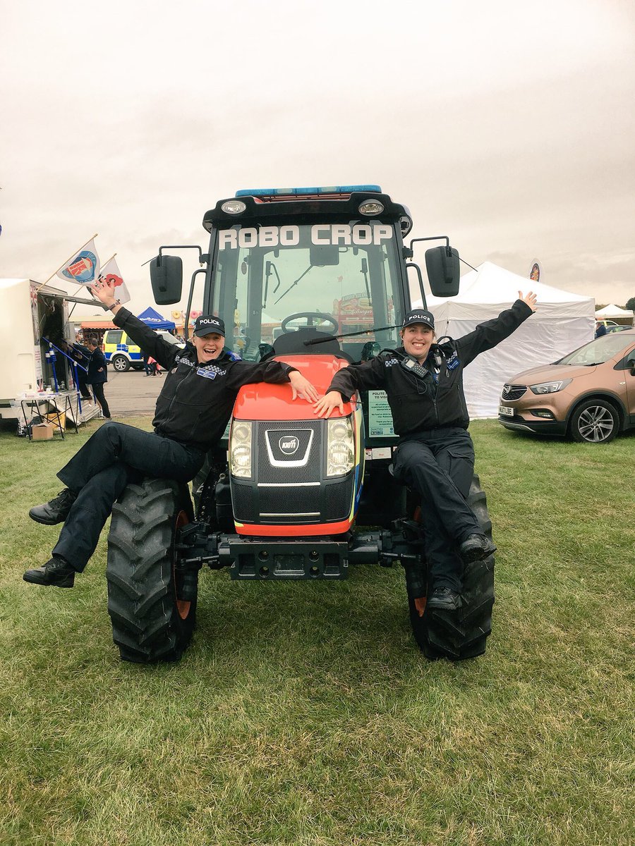 WiltsRuralCrime's tweet image. Oh... and did we mention we brought the ROBO CROP Tractor!! 🚨🚨🚓 come take a 📸 and say hi 👋 #ESS #999show #robocrop @BBCR1