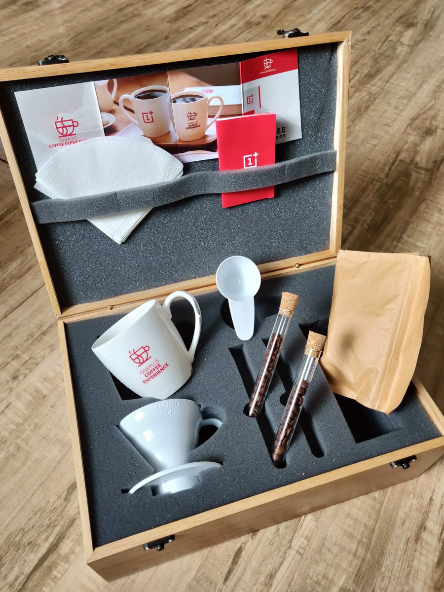 hiteshrajbhagat's tweet photo. Came back from a trip to see this waiting for me. @OnePlus is looking to improve after sales experience in India - their exclusive service centres will offer pure Arabica coffee while you wait for repairs. #OnePlusCoffee https://t.co/iY900TLKU0