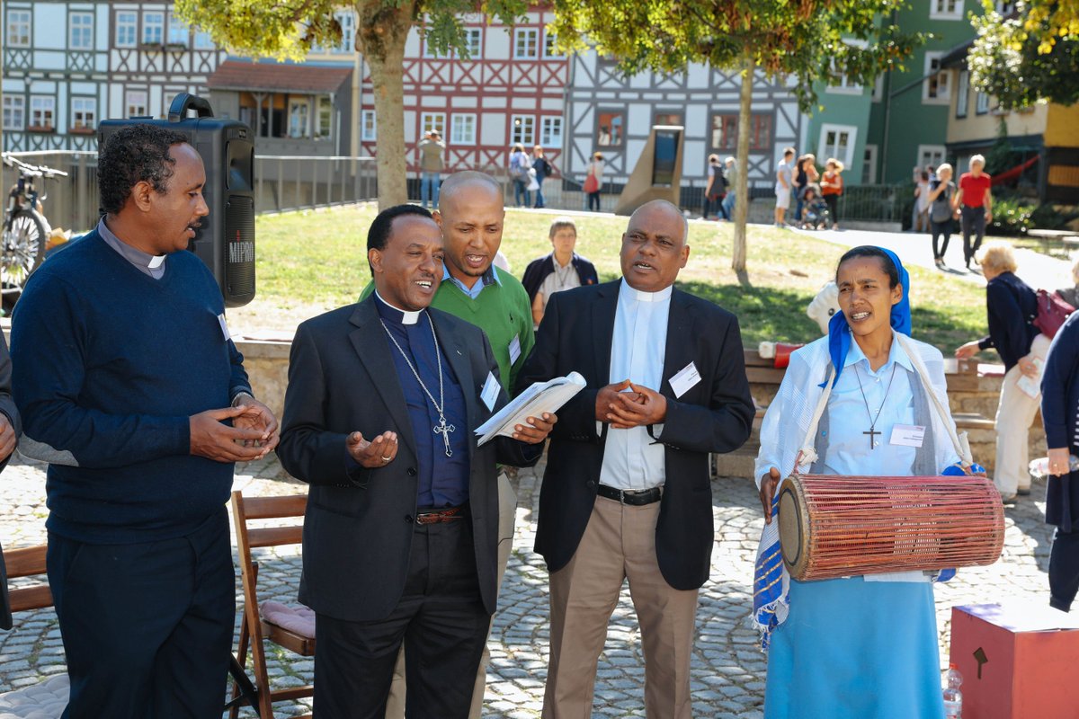 missio_de's tweet photo. Wie geht es heute weiter? Das Programm haben wir ebenfalls auf https://t.co/x5niZuPR57 veröffentlicht.
Wenn Sie in #Erfurt oder in der Nähe sind: Schauen Sie gerne vorbei! #Weltmissionssonntag #wms18 #Bistumswallfahrt #Äthiopien #coffeetostay https://t.co/y1qByinU72