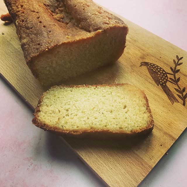 Lemony Loaf Cake 🤗
.
.
.
.
.
.
.
.
#lemoncake #lemonloafcake #loafcake #lemondrizzle #lemondrizzleloaf #weekendbaking #weekendbakingproject #capturebylucy ift.tt/2D2Z2zK