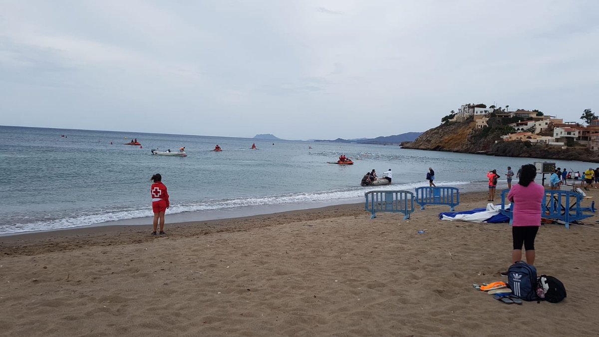CruzRojaRMurcia's tweet photo. Voluntarios de @CRE_Emergencias se encuentran dando cobertura sanitaria a Desafío #SEAMAN Bolnuevo 2018 #PreventivosCruzRoja https://t.co/vhDkoTdL1n