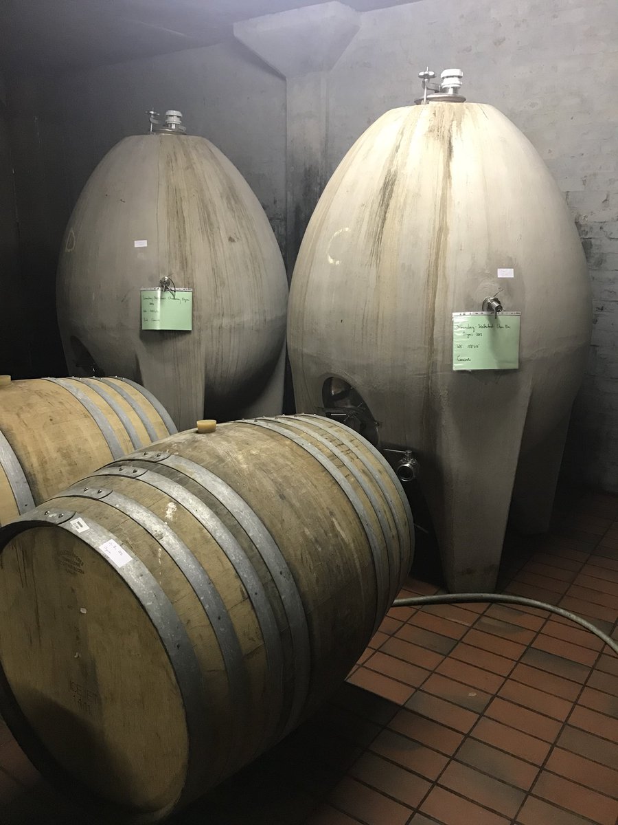 MattyMagnums's tweet photo. Francois’ eggs🥚claypots and Mike’s marvellous Merlot #Laibach #Stellenbosch @francoiswineman @mclowe24 #caperoadtrip https://t.co/kCqHnTBX0y