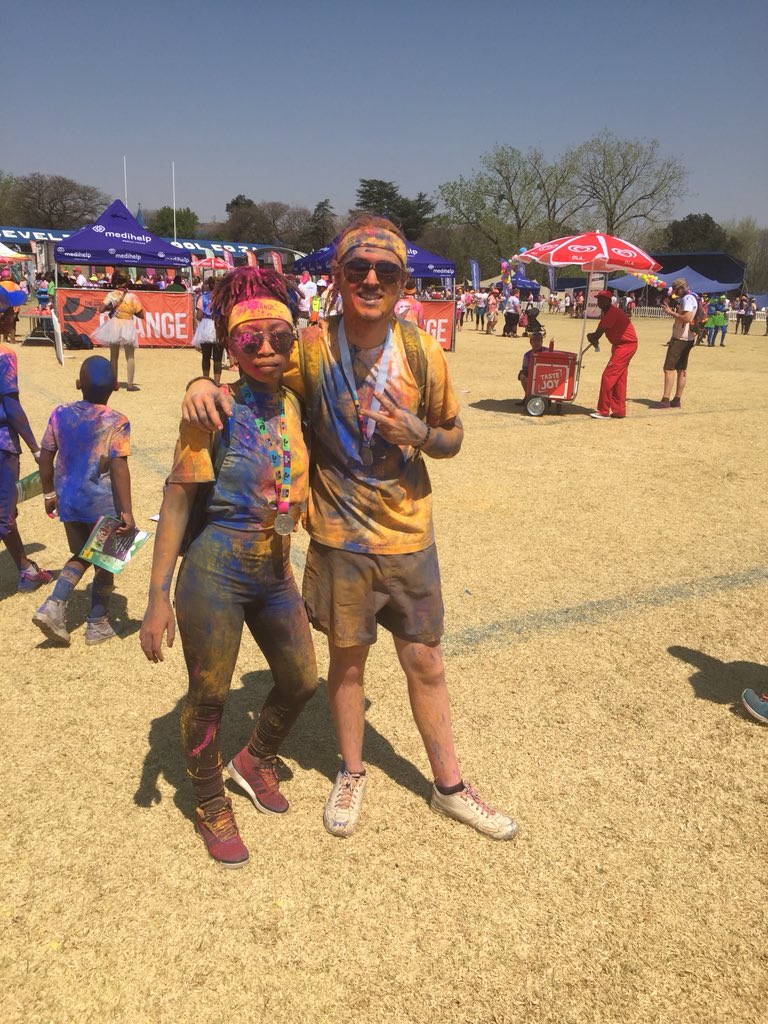 WeAreSunnybunch's tweet image. It’s a rainbow at the @thecolorunbq🌻🌈✨🔥 Our before and after! #Medihelpfun