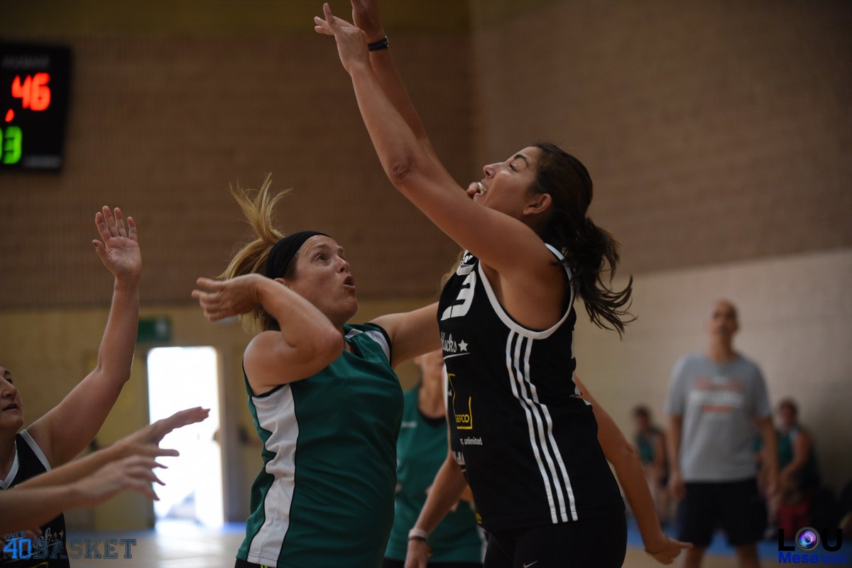giveandgosport's tweet photo. Finalizan los partidos que comenzaron a las 10.30 horas: #CaspBarcelona 13- @OldblacksBT 55; #CBIlicitano 35- #MGBDiseñoZaragoza 42; #ECAOldBlacks 34-#GreenBoadilla 49; #MatchUpTeam 37- #RCMarítimoMelilla 38 y #DeloreanBasket 37- #VetebasketUrues 38. @Ibercaja #Over40Basket https://t.co/XUV8CWTbsx