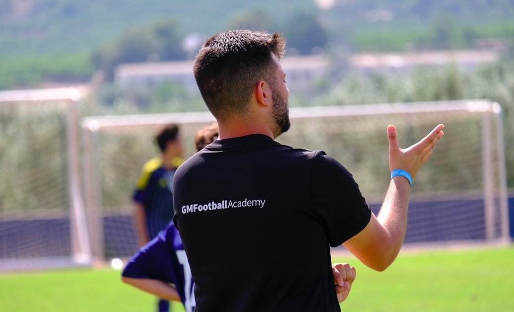 LEE ESTO
🧐📖
Tú carnet de entrenador en GM Football te puede salir gratis
💸
Llegan las becas del estado... 
🏢💰
ow.ly/kpYz30lC3Ev