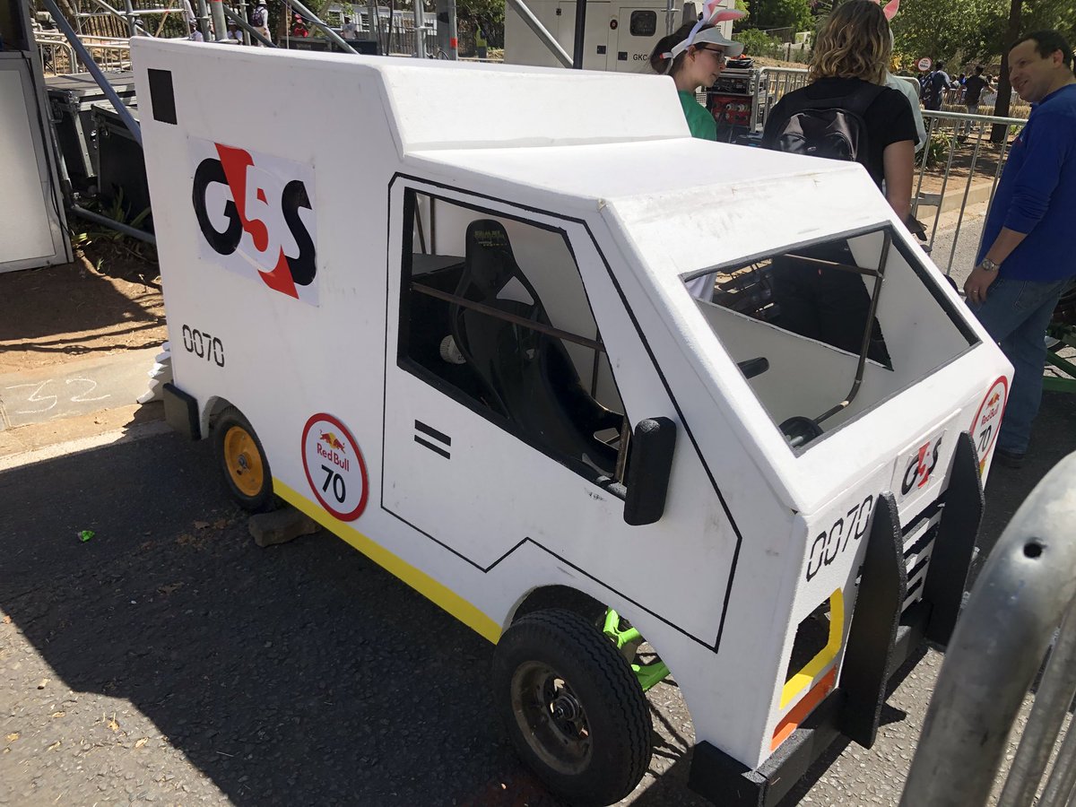 sboshmafu's tweet photo. Streaming a bit of the the #RedBullBoxCart Race on my Instagram @sboshmafu right now ๐ฆ๐ ๐ https://t.co/AaO2aWJDfb