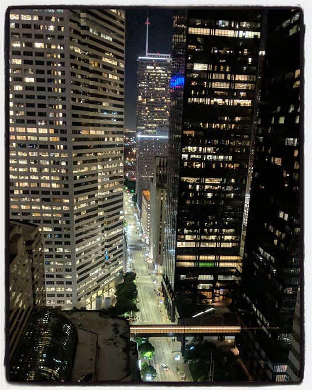 melvinmaya's tweet photo. #night #nightphotography #view of #downtown #downtownhouston from #oneparkplace #33rdfloor #houston #htown #htx #texas #travel #travelphotography #travelblogger #bloglife #google #pixelxl2 #smartphonecamera #nofilter #noedit #goodtimes #followme https://t.co/yii2rfjGuQ https://t.co/BfORxi9a8y