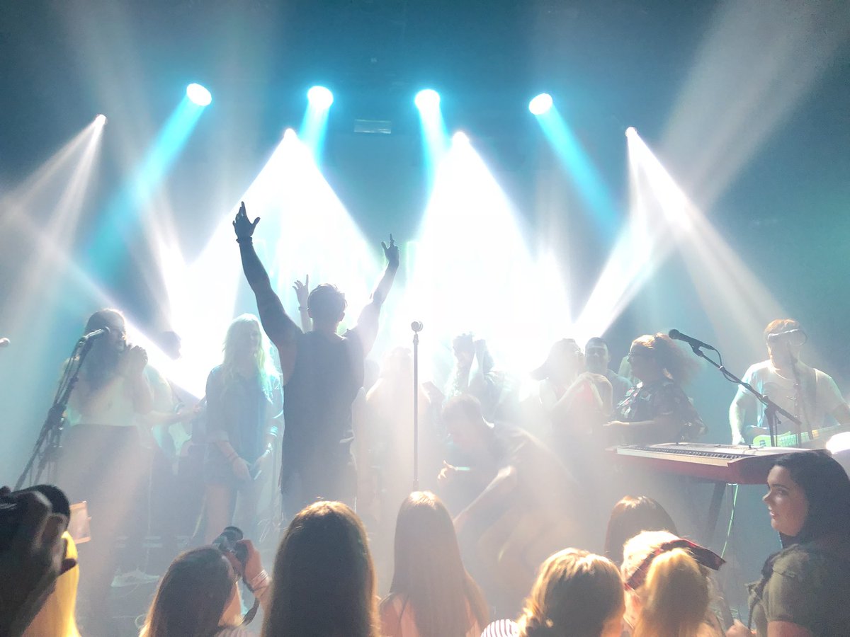 mrbenjitaylor's tweet photo. Last night was ace. @melkweg stage invasion! @YOUNGofficialuk 💥 https://t.co/7eI3YMT4xN