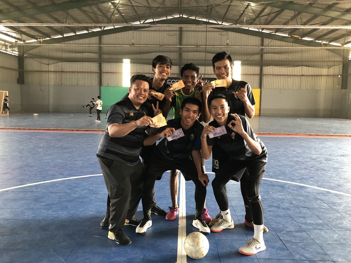 syhrman's tweet photo. alhamdulillah rezeki berganda hihi 😄
#KomtasFC🥉
#InaraFT🥇
#goodweekend❣️ https://t.co/nepTglbWAa